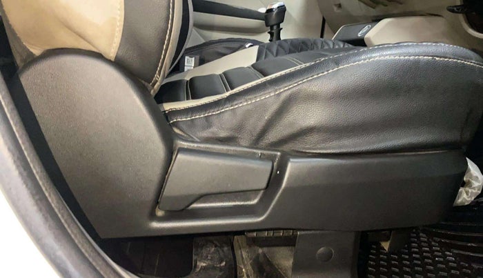 2019 Renault TRIBER RXZ, Petrol, Manual, 78,455 km, Driver Side Adjustment Panel