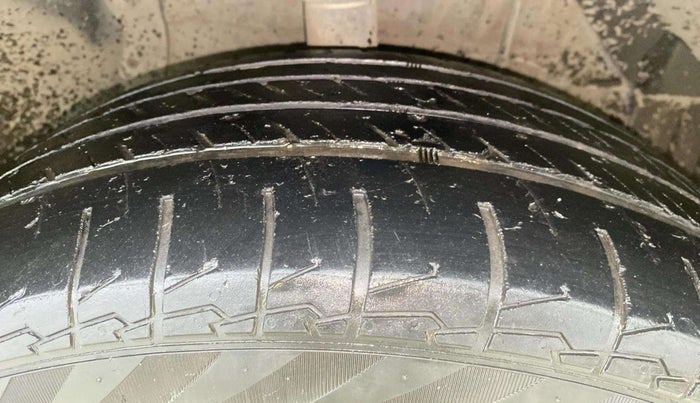 2017 Maruti S Cross ZETA 1.3, Diesel, Manual, 25,747 km, Right Front Tyre Tread