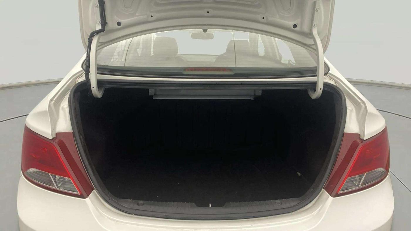 2016 Hyundai Verna FLUIDIC 4S 1.6 VTVT SX, Petrol, Manual, 35,707 km, Boot Open Zoomed View