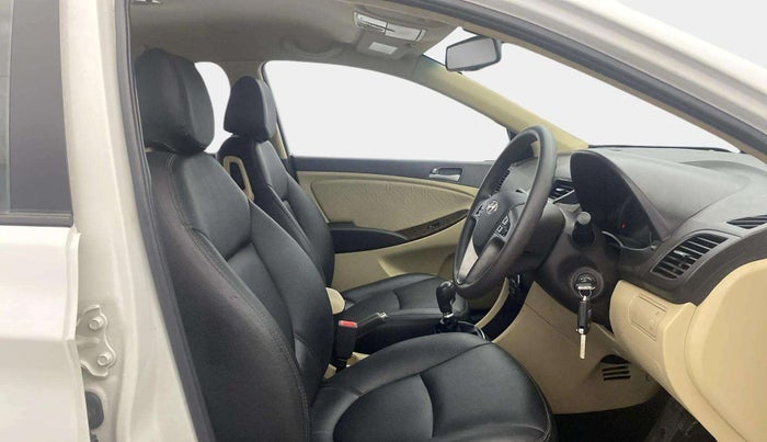 2016 Hyundai Verna FLUIDIC 4S 1.6 VTVT SX, Petrol, Manual, 35,707 km, Right Side Front Door Cabin