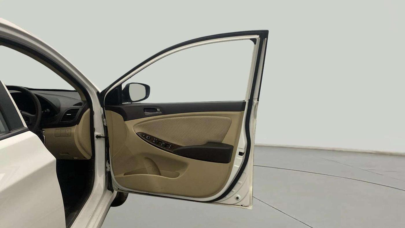 2016 Hyundai Verna FLUIDIC 4S 1.6 VTVT SX, Petrol, Manual, 35,707 km, RHS Front Door