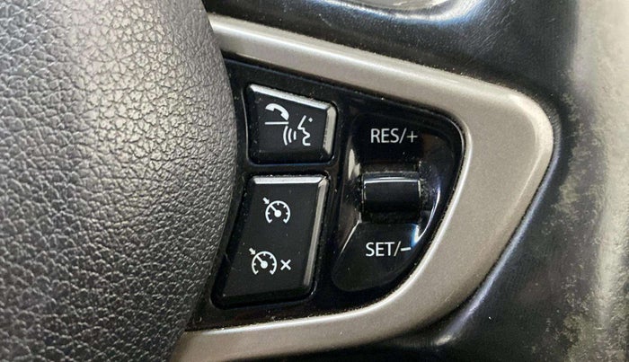 2017 Tata Hexa XT 4X2 7 STR, Diesel, Manual, 82,485 km, Adaptive Cruise Control