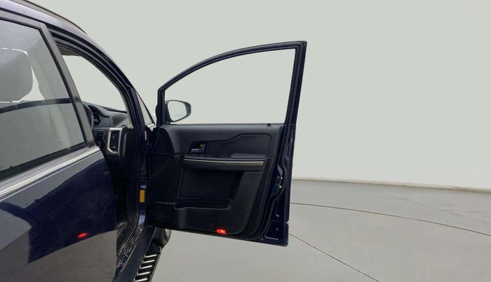 2017 Tata Hexa XT 4X2 7 STR, Diesel, Manual, 82,485 km, RHS Front Door