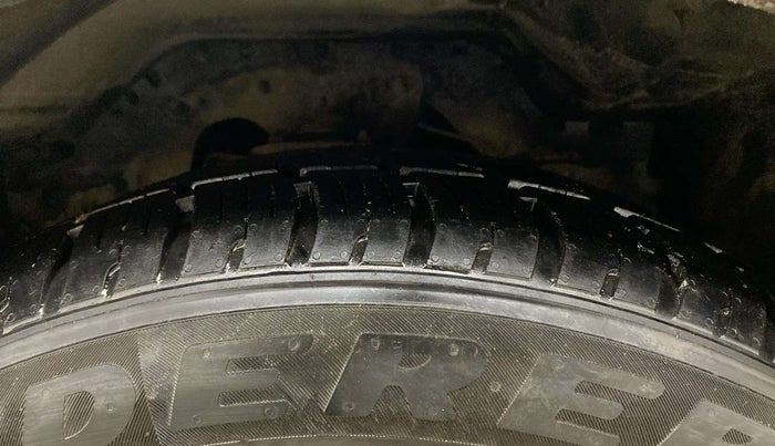 2017 Tata Hexa XT 4X2 7 STR, Diesel, Manual, 82,485 km, Left Front Tyre Tread