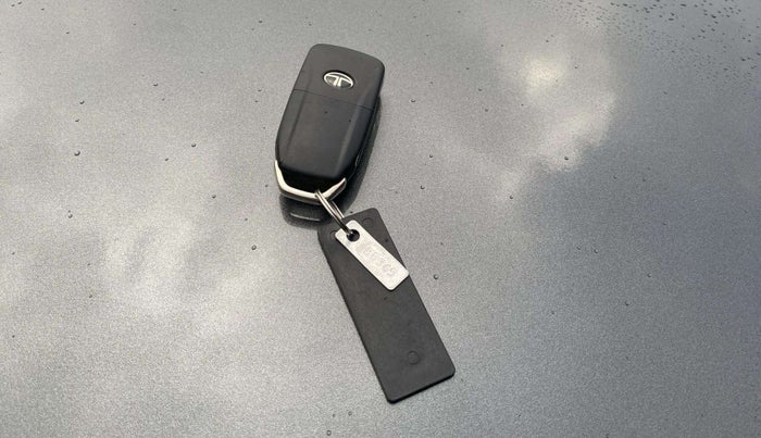 2023 Tata Tiago XTA PETROL, Petrol, Automatic, 8,087 km, Key Close Up