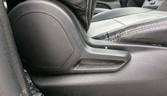 2021 Tata Tiago XT PETROL, Petrol, Manual, 29,906 km, Driver Side Adjustment Panel