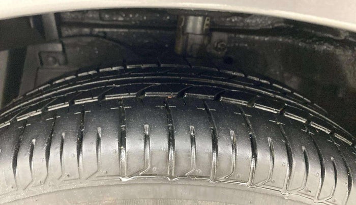 2013 Maruti Swift Dzire ZXI, Petrol, Manual, 50,852 km, Left Front Tyre Tread