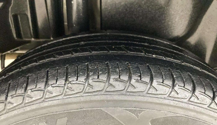 2013 Maruti Swift Dzire ZXI, Petrol, Manual, 50,852 km, Right Rear Tyre Tread