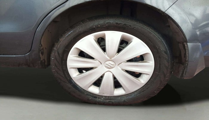 2016 Maruti Ertiga VDI SHVS, Diesel, Manual, 1,19,414 km, Left Rear Wheel