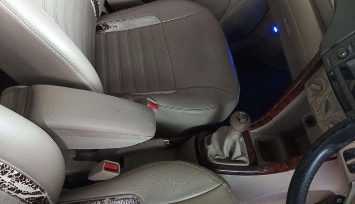 2016 Maruti Ertiga VDI SHVS, Diesel, Manual, 1,19,414 km, Gear Lever