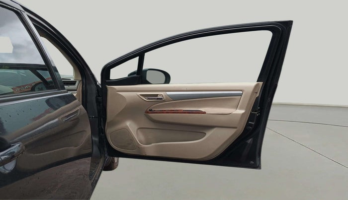 2016 Maruti Ertiga VDI SHVS, Diesel, Manual, 1,19,414 km, RHS Front Door