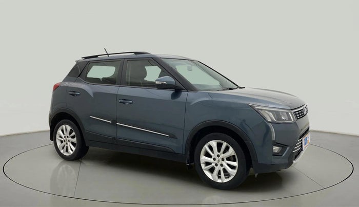 2020 Mahindra XUV300 W8 1.5 DIESEL, Diesel, Manual, 1,04,414 km, Right Front Diagonal