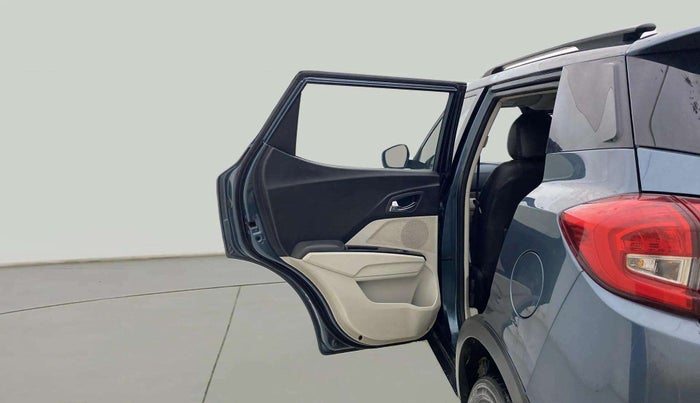 2020 Mahindra XUV300 W8 1.5 DIESEL, Diesel, Manual, 1,04,414 km, LHS Rear Door