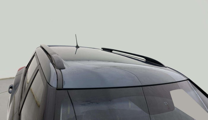 2020 Mahindra XUV300 W8 1.5 DIESEL, Diesel, Manual, 1,04,414 km, Roof