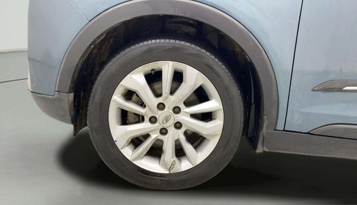 2020 Mahindra XUV300 W8 1.5 DIESEL, Diesel, Manual, 1,04,414 km, Left Front Wheel
