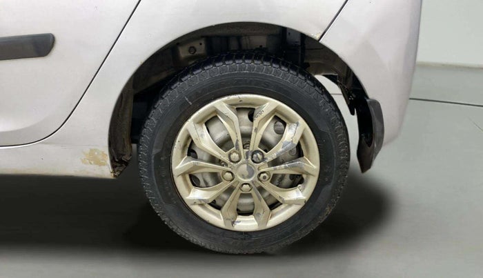 2018 Hyundai Eon ERA +, Petrol, Manual, 1,00,253 km, Left Rear Wheel