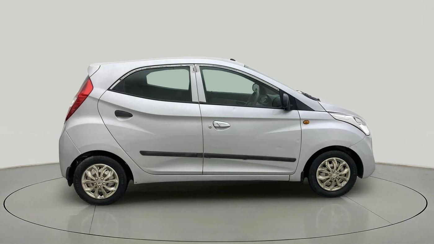 2018 Hyundai Eon ERA +, Petrol, Manual, 1,00,253 km, Right Side View