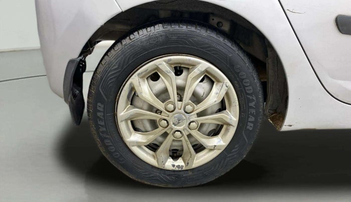2018 Hyundai Eon ERA +, Petrol, Manual, 1,00,253 km, Right Rear Wheel