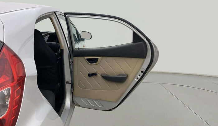 2018 Hyundai Eon ERA +, Petrol, Manual, 1,00,253 km, RHS Rear Door