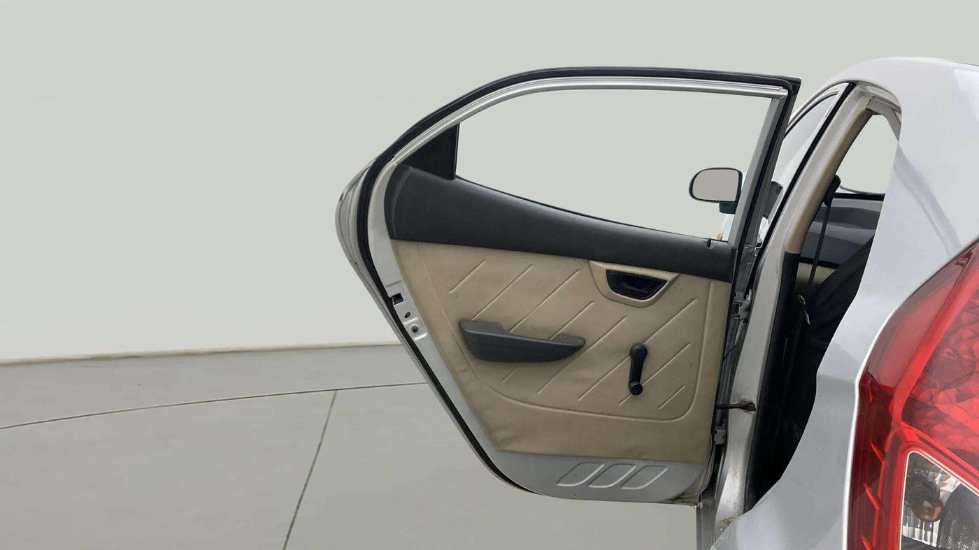 2018 Hyundai Eon ERA +, Petrol, Manual, 1,00,253 km, LHS Rear Door