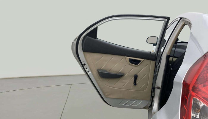 2018 Hyundai Eon ERA +, Petrol, Manual, 1,00,253 km, LHS Rear Door