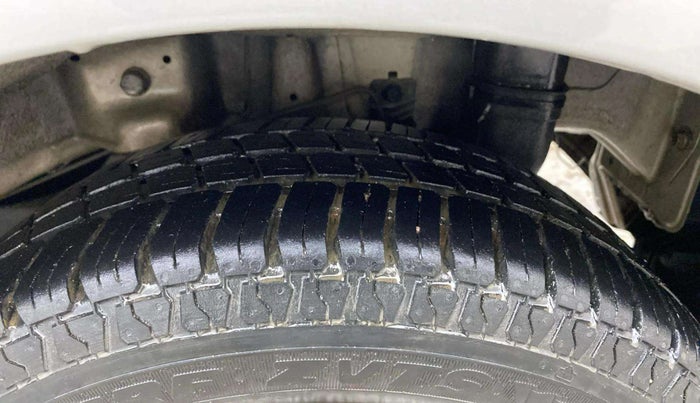 2018 Hyundai Eon ERA +, Petrol, Manual, 1,00,253 km, Left Rear Tyre Tread