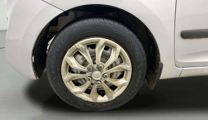 2018 Hyundai Eon ERA +, Petrol, Manual, 1,00,253 km, Left Front Wheel