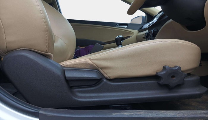 2016 Hyundai Verna 1.6 CRDI SX, Diesel, Manual, 1,19,328 km, Driver Side Adjustment Panel