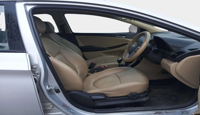 2016 Hyundai Verna 1.6 CRDI SX, Diesel, Manual, 1,19,328 km, Right Side Front Door Cabin