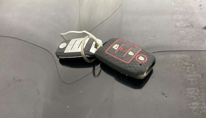 2022 KIA SONET HTX 1.5 AT, Diesel, Automatic, 50,616 km, Key Close Up