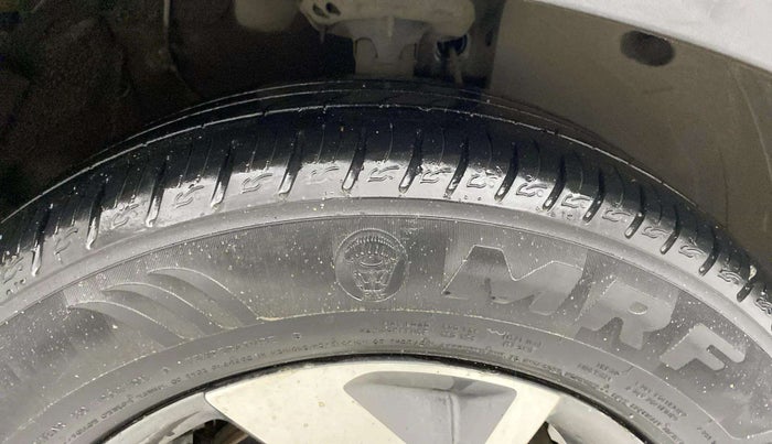 2022 KIA SONET HTX 1.5 AT, Diesel, Automatic, 50,616 km, Right Front Tyre Tread