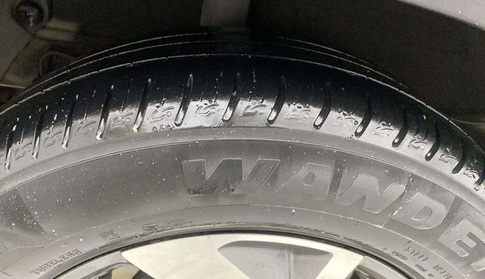 2022 KIA SONET HTX 1.5 AT, Diesel, Automatic, 50,616 km, Right Rear Tyre Tread