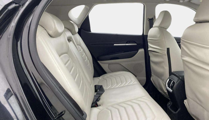 2022 KIA SONET HTX 1.5 AT, Diesel, Automatic, 50,616 km, Right Side Rear Door Cabin