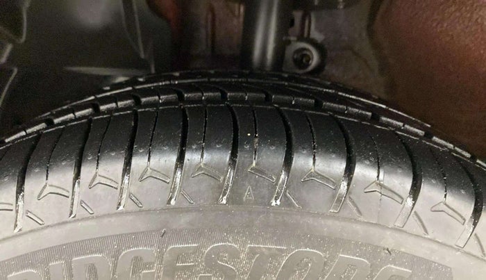 2018 Mahindra KUV 100 NXT K4+ P 6 STR, Petrol, Manual, 72,242 km, Left Front Tyre Tread