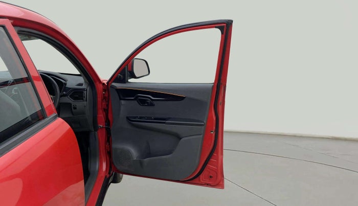 2018 Mahindra KUV 100 NXT K4+ P 6 STR, Petrol, Manual, 72,242 km, RHS Front Door