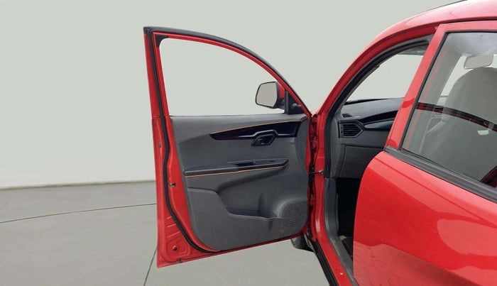 2018 Mahindra KUV 100 NXT K4+ P 6 STR, Petrol, Manual, 72,242 km, LHS Front Door