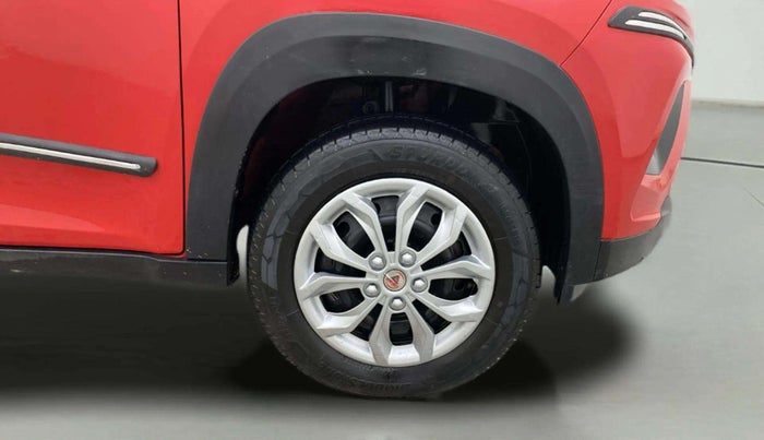 2018 Mahindra KUV 100 NXT K4+ P 6 STR, Petrol, Manual, 72,242 km, Right Front Wheel