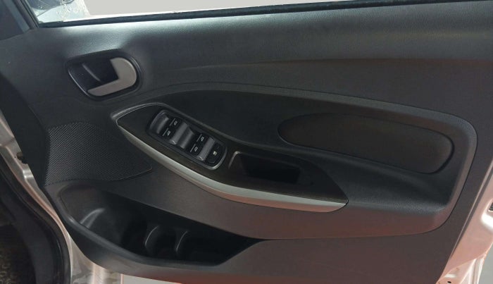 2015 Ford New Figo TITANIUM PLUS 1.2 PETROL, Petrol, Manual, 69,806 km, Driver Side Door Panels Control