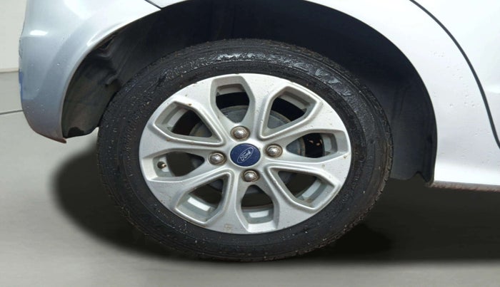 2015 Ford New Figo TITANIUM PLUS 1.2 PETROL, Petrol, Manual, 69,806 km, Right Rear Wheel