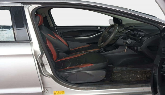 2015 Ford New Figo TITANIUM PLUS 1.2 PETROL, Petrol, Manual, 69,806 km, Right Side Front Door Cabin