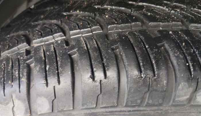 2018 Mahindra XUV500 W3, Diesel, Manual, 1,01,733 km, Left Front Tyre Tread