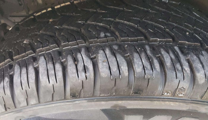2018 Mahindra XUV500 W3, Diesel, Manual, 1,01,733 km, Right Rear Tyre Tread