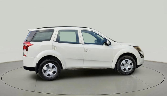 2018 Mahindra XUV500 W3, Diesel, Manual, 1,01,733 km, Right Side View