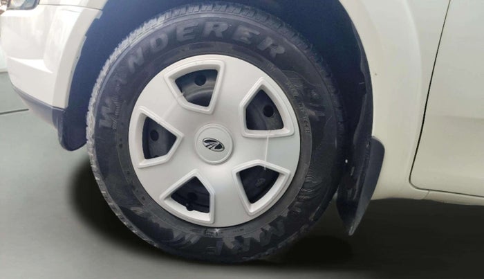 2018 Mahindra XUV500 W3, Diesel, Manual, 1,01,733 km, Left Front Wheel