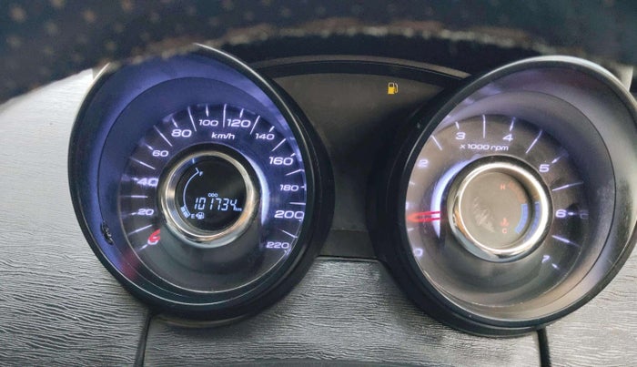 2018 Mahindra XUV500 W3, Diesel, Manual, 1,01,733 km, Odometer Image