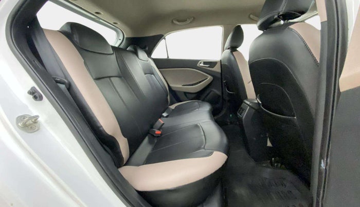 2019 Hyundai Elite i20 MAGNA PLUS 1.2, Petrol, Manual, 38,153 km, Right Side Rear Door Cabin