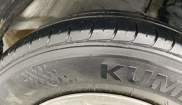 2019 Hyundai Elite i20 MAGNA PLUS 1.2, Petrol, Manual, 38,153 km, Right Front Tyre Tread