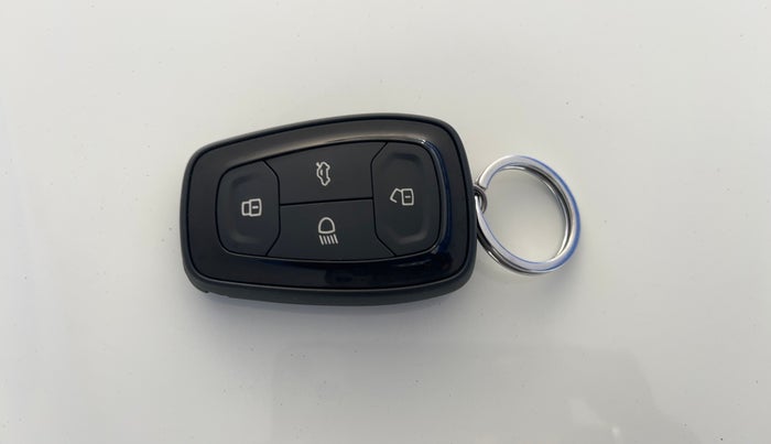 2021 Tata NEXON XZ PLUS PETROL, Petrol, Manual, 72,805 km, Key Close Up