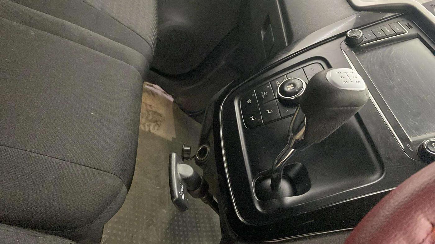 2018 Mahindra KUV 100 NXT K6+ D 6 STR, Diesel, Manual, 1,11,002 km, Gear Lever