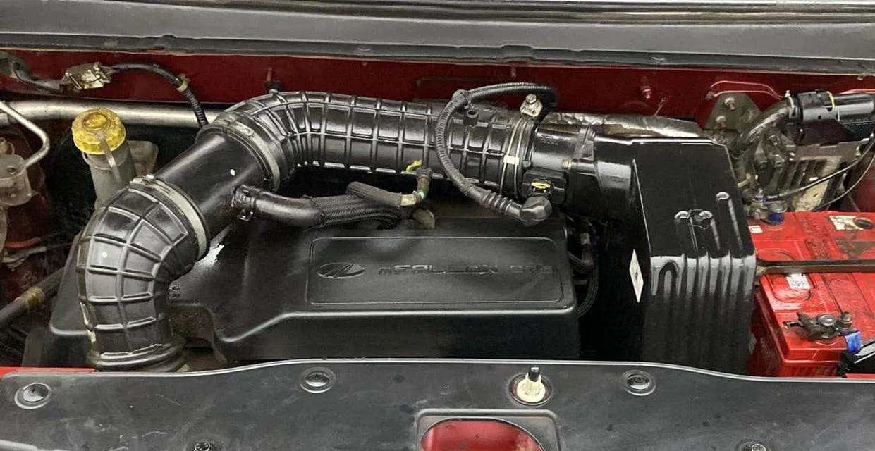 2018 Mahindra KUV 100 NXT K6+ D 6 STR, Diesel, Manual, 1,11,002 km, Engine View